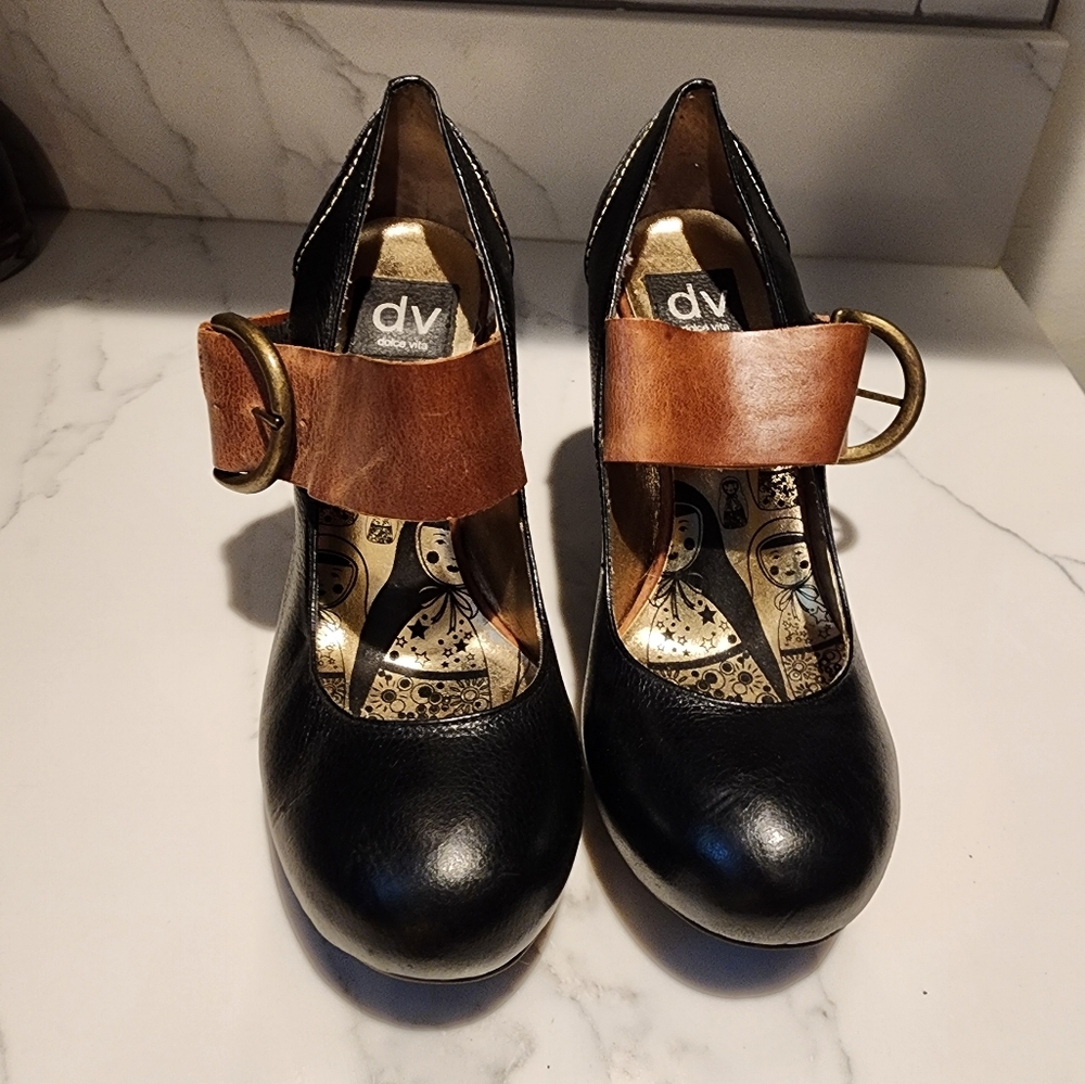 DV by Dolce Vita Black and Brown Heels with Vintage-Inspired Design